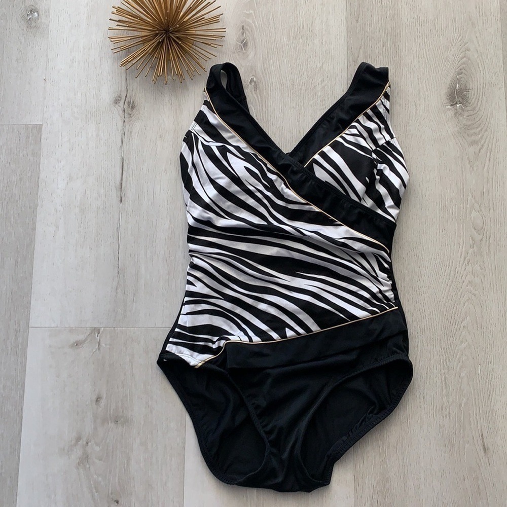 Studio Works Black&‎ White One Piece size 8 faux wrap zebra print animal retro
